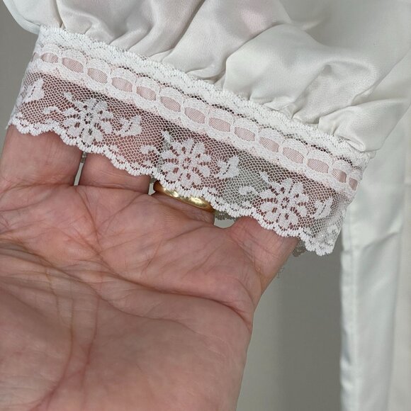 Barbizon Vintage Silky Satin Nightgown Large Floral Embroidered Lace Trim Dainty - Picture 7 of 14